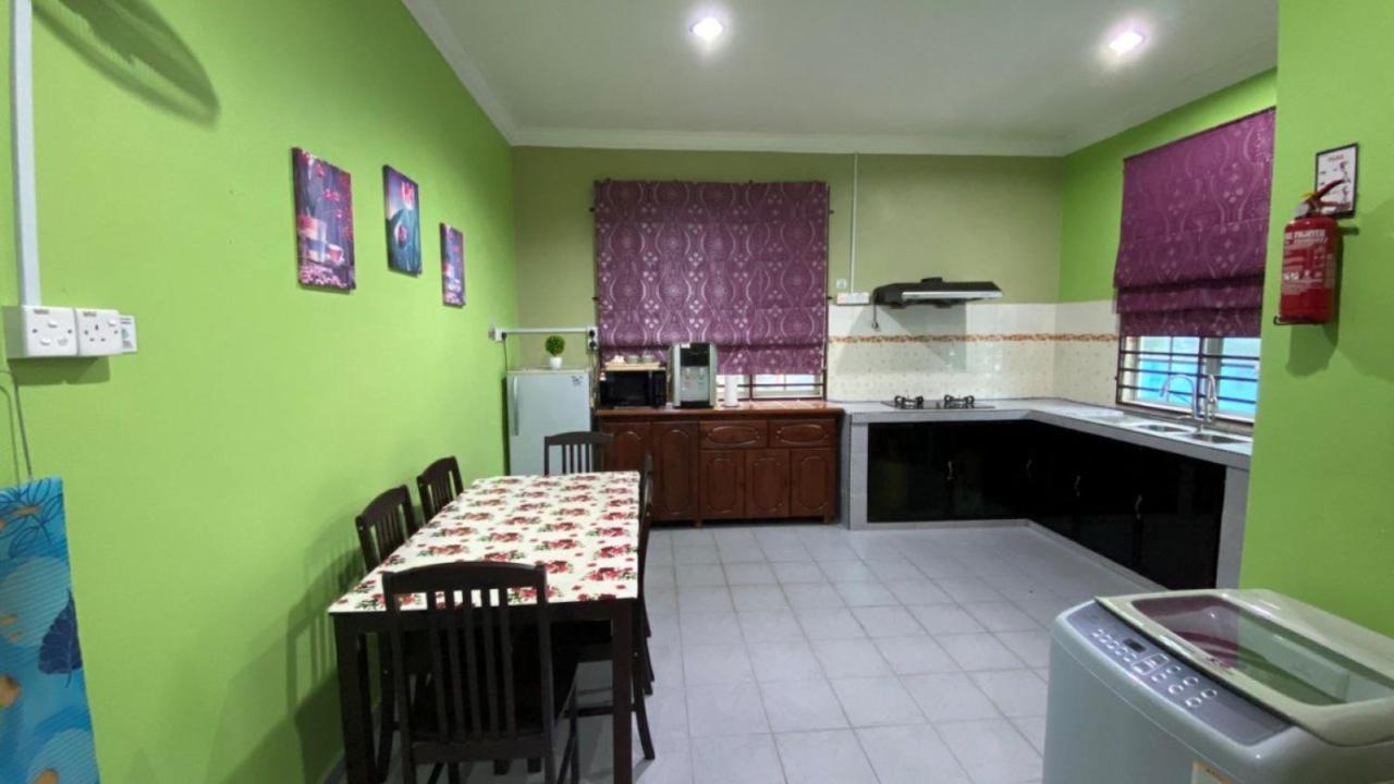Seri Idaman Guest House Pasir Mas Exterior photo