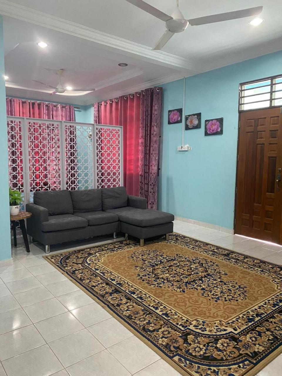 Seri Idaman Guest House Pasir Mas Exterior photo